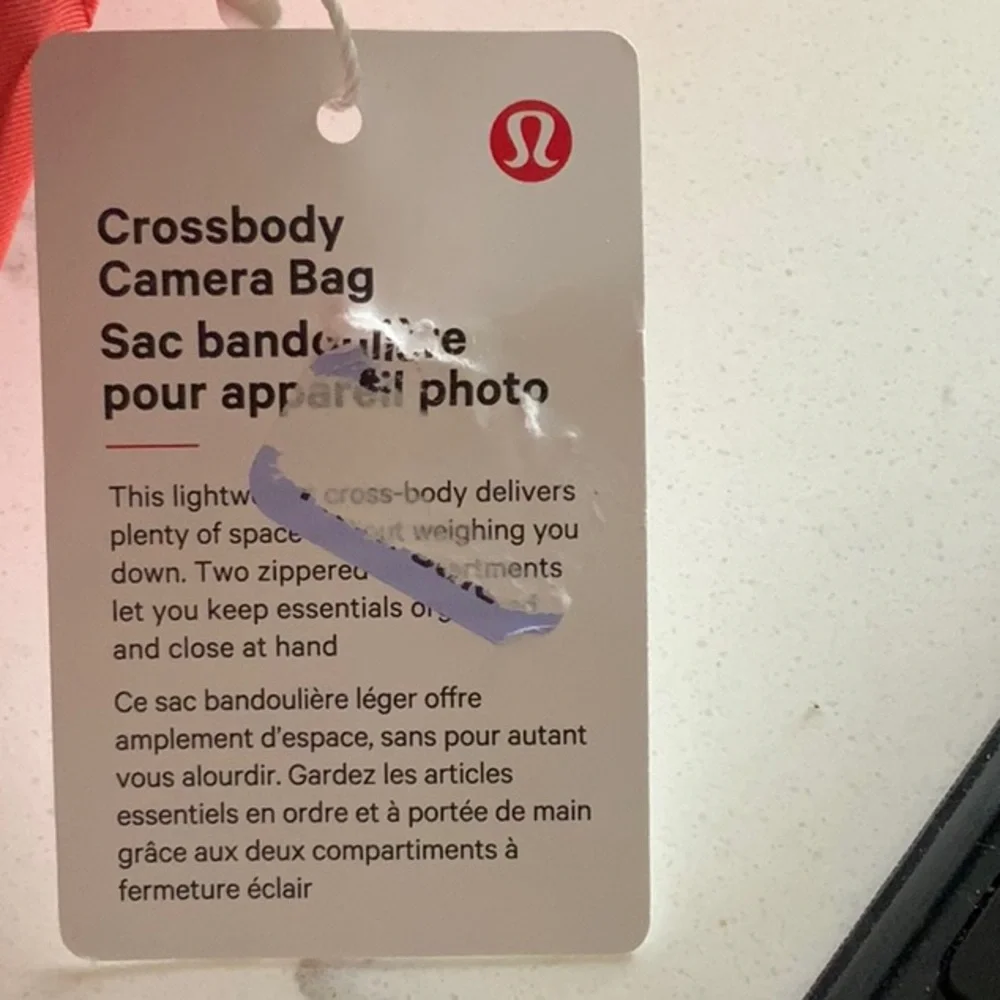 lululemon athletica Crossbody Camera Bag 2L - Picture 2 of 4
